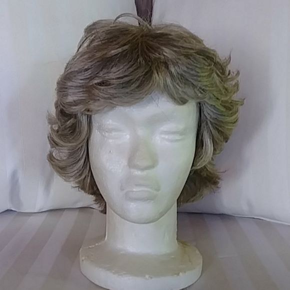 Accessories - Light grey wig